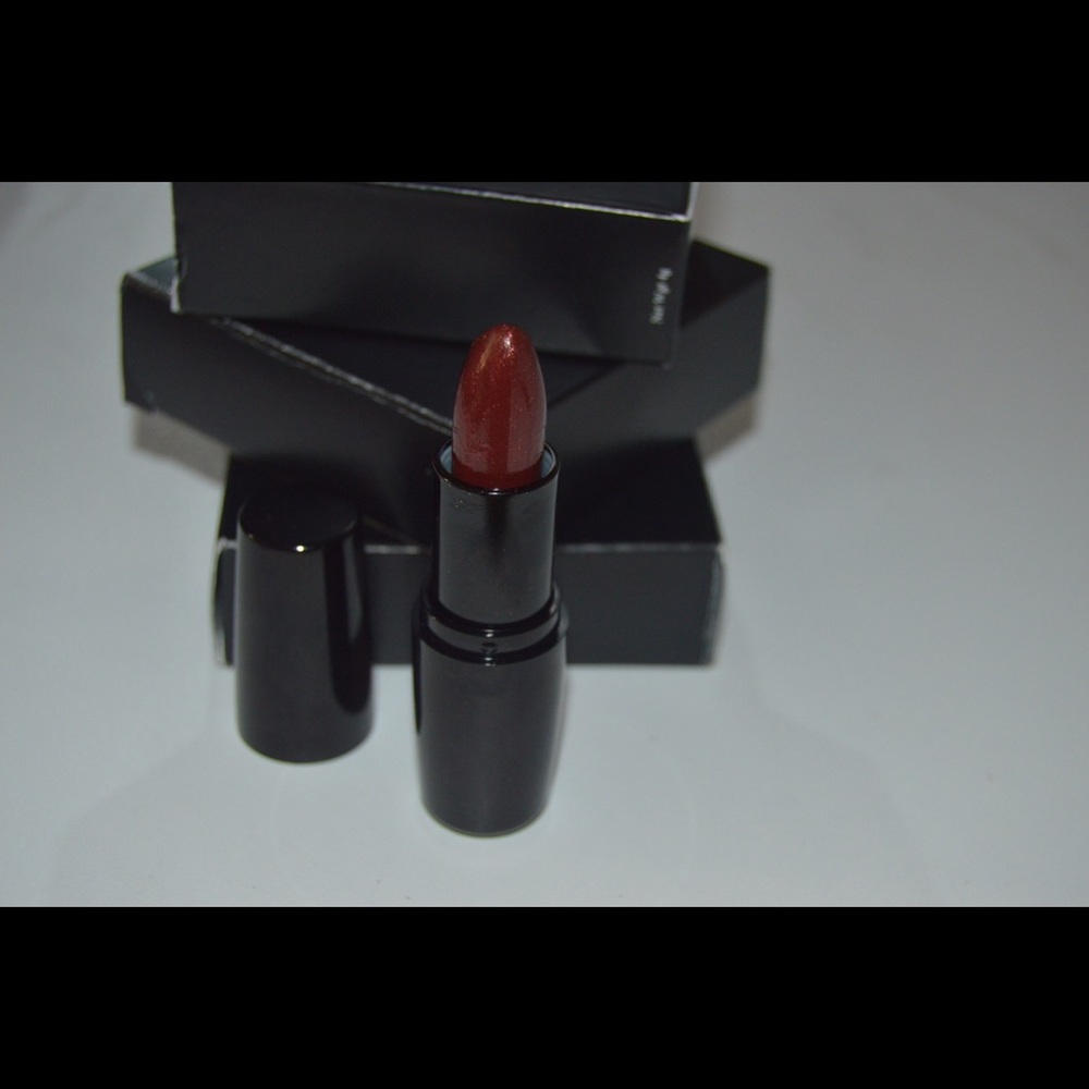 Lipstick - Picture 3 of 4